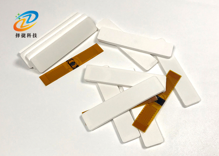 洗衣RFID射頻標(biāo)簽 55*12mm產(chǎn)品實拍展示圖三
